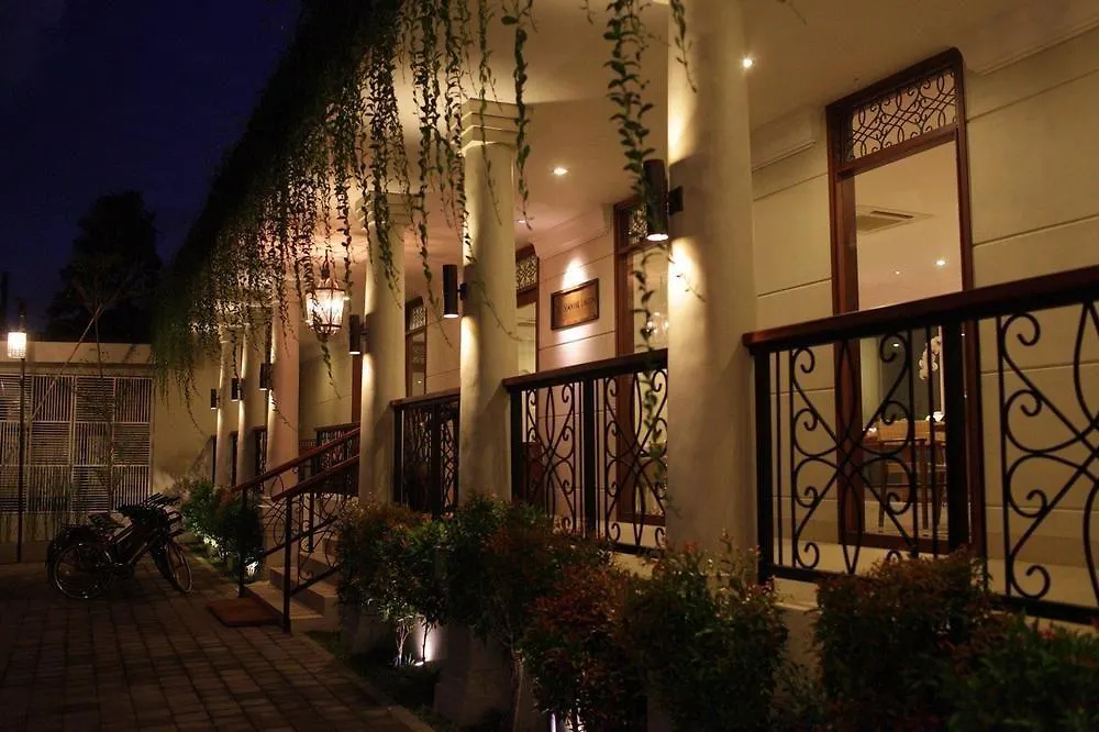 Seminyak Lagoon All Suites Hotel 3*,  Indonesien