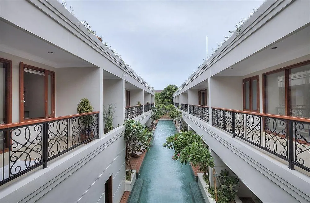 Seminyak Lagoon All Suites Hotel 3*,