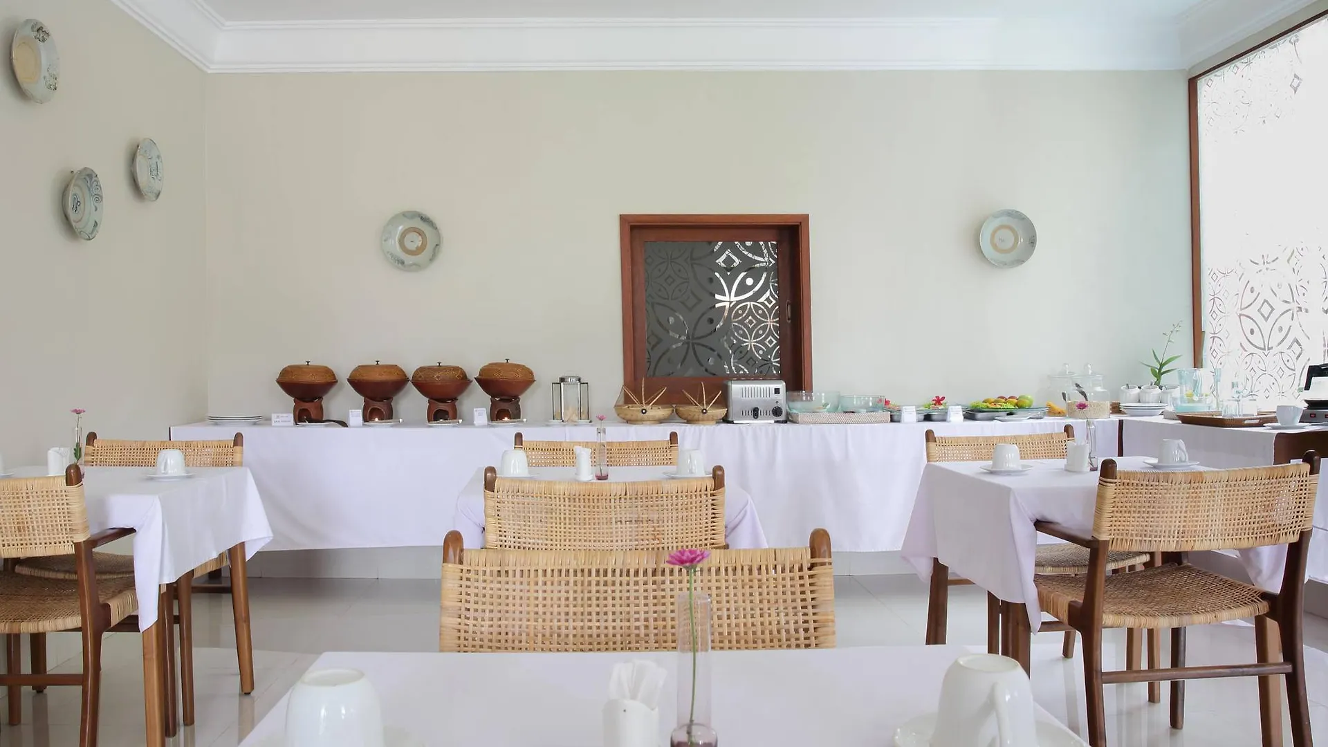 Seminyak Lagoon All Suites Hotel